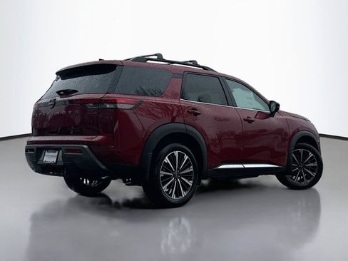 New 2026 Nissan Pathfinder Platinum image 2