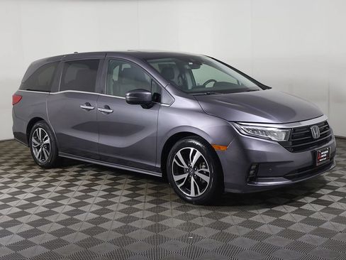 Used 2023 Honda Odyssey Touring image 2