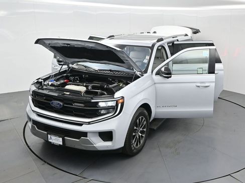 Used 2025 Ford Expedition Max Platinum image 37