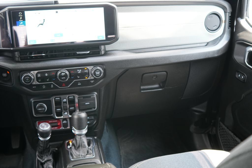 Used 2024 Jeep Gladiator Sport AWD/4WD image 27