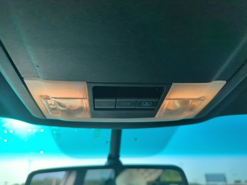 Used 2016 Ford Explorer XLT w/ Equipment Group 202A AWD/4WD image 25