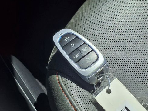 Used 2023 Hyundai Santa Cruz Limited AWD/4WD image 15