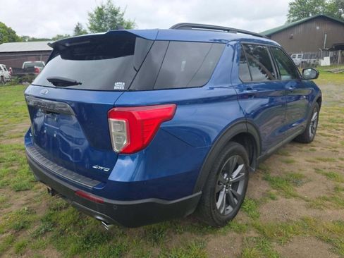 Used 2022 Ford Explorer XLT w/ Equipment Group 202A AWD/4WD image 10
