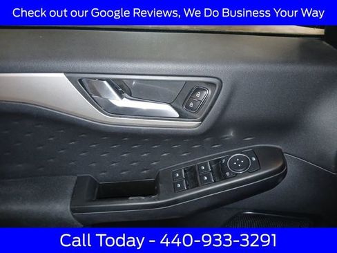 Used 2020 Ford Escape SE image 17