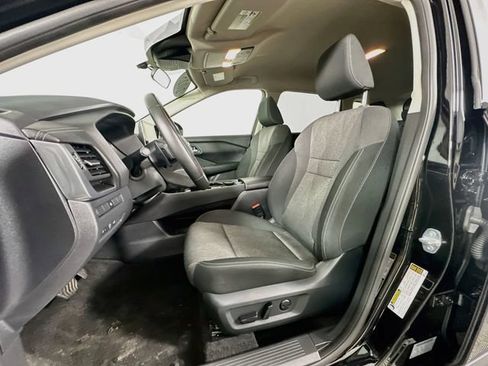 Used 2025 Nissan Rogue SV AWD/4WD image 17