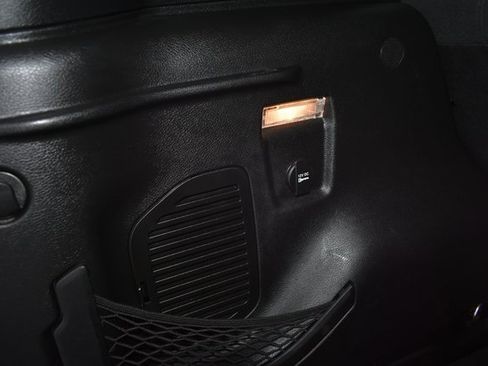 Used 2016 Jeep Renegade 75th Anniversary image 36