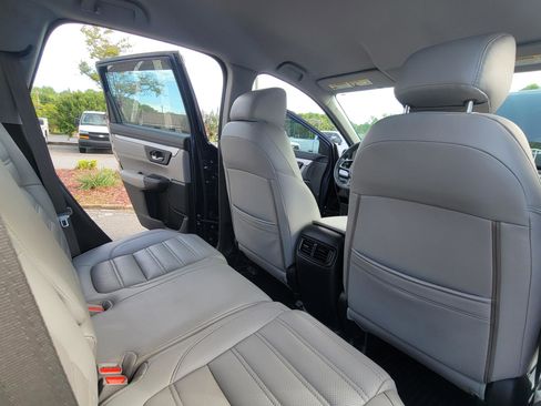 Used 2017 Honda CR-V LX image 41