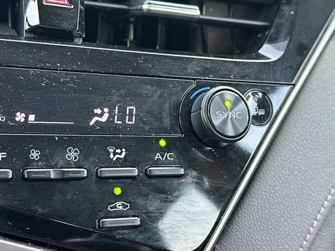 Used 2023 Toyota Camry SE w/ Convenience Package image 29