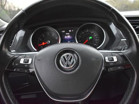 Used 2019 Volkswagen Tiguan SE AWD/4WD image 15