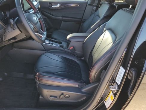 Certified 2025 Ford Escape ST-Line Elite w/ Premium Technology Package image 6