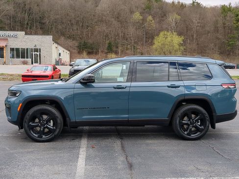 New 2026 Jeep Grand Cherokee L Limited w/ Limited Altitude Package AWD/4WD image 3