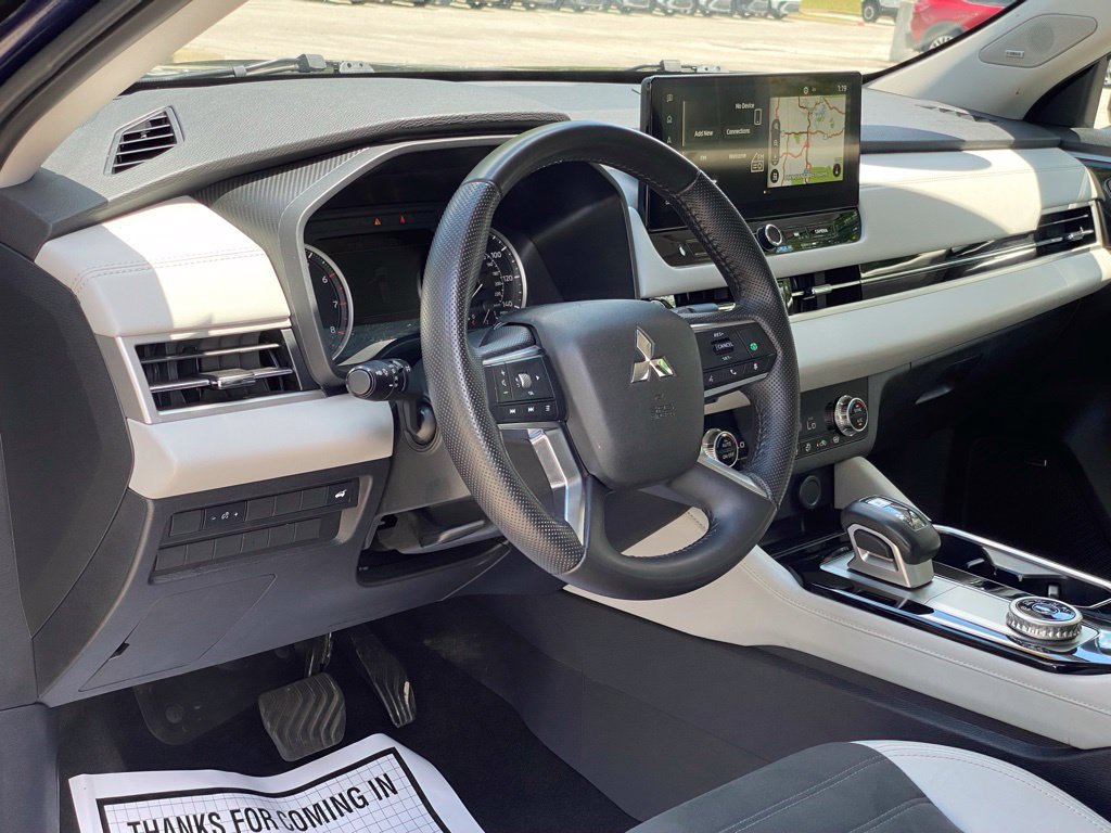 Used 2025 Mitsubishi Outlander SE AWD/4WD image 9