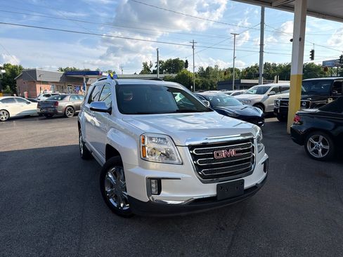 Used 2017 GMC Terrain SLT w/ Memory Package FWD image 3