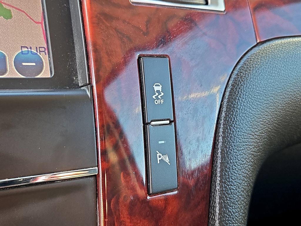 Used 2014 Cadillac Escalade Luxury RWD image 26