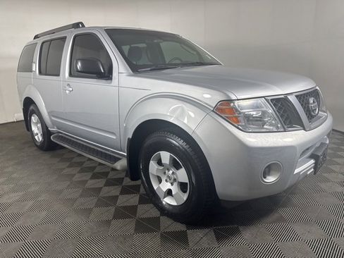 Used 2010 Nissan Pathfinder S FE+ image 1