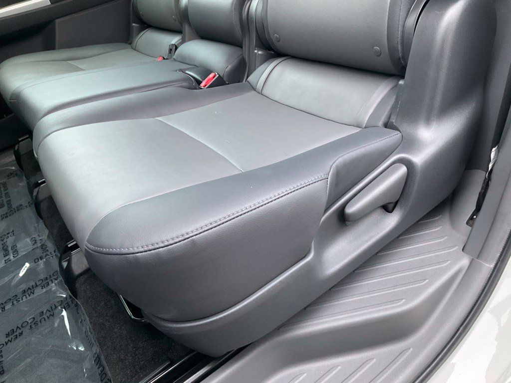Used 2012 Toyota Prius V Five FWD image 29