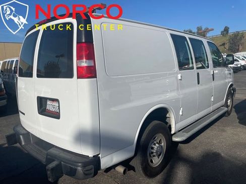 Used 2018 Chevrolet Express 2500 w/ Driver Convenience Package image 5