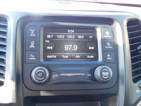 Used 2017 Jeep Cherokee Sport FWD image 12