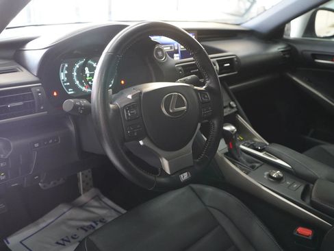 Used 2017 Lexus IS 350 F Sport RWD image 6