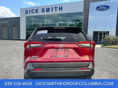 Used 2020 Toyota RAV4 XLE Premium image 5