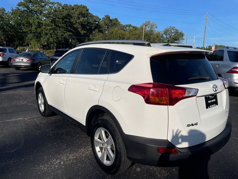 Used 2014 Toyota RAV4 XLE FWD image 4