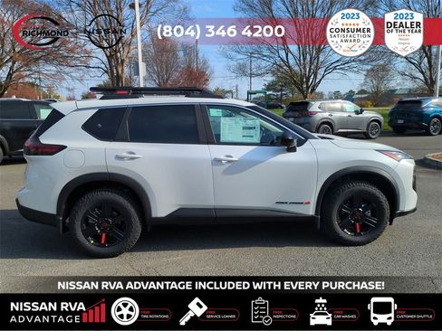 New 2025 Nissan Rogue SV image 4