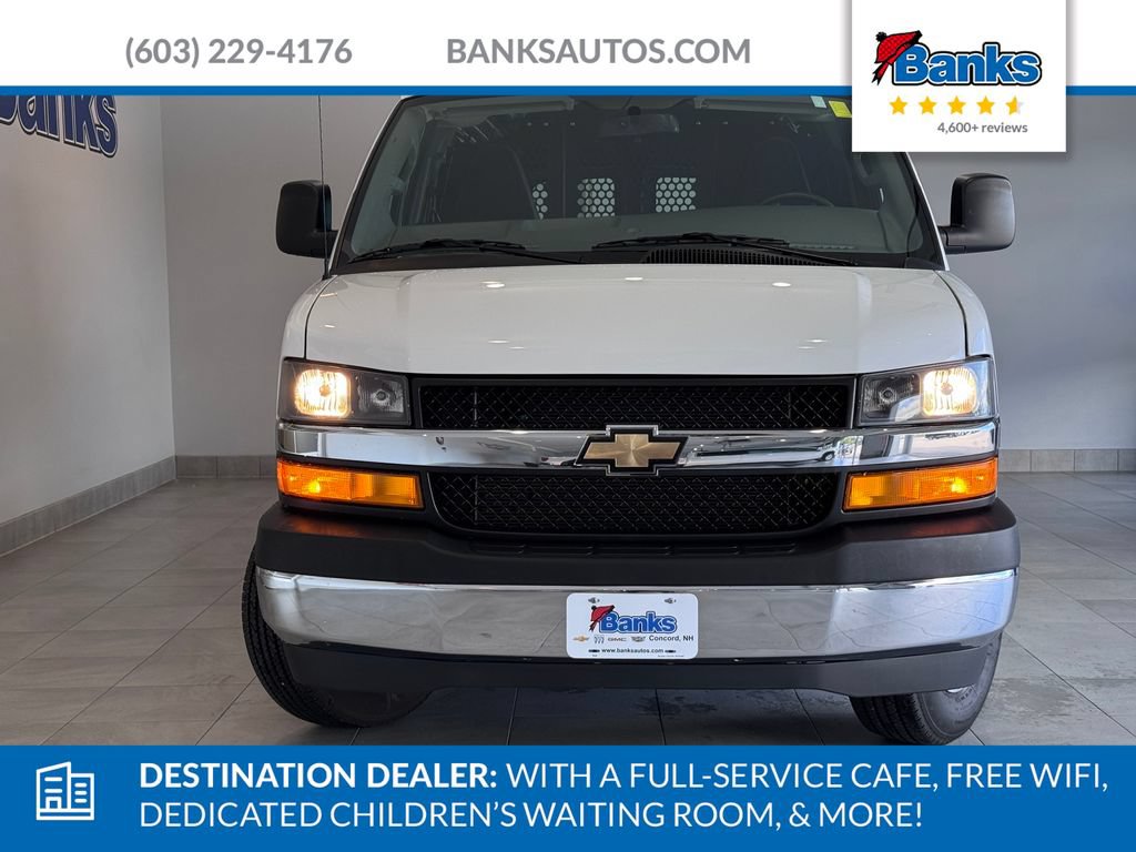 Used 2025 Chevrolet Express 2500 w/ Driver Convenience Package RWD image 3