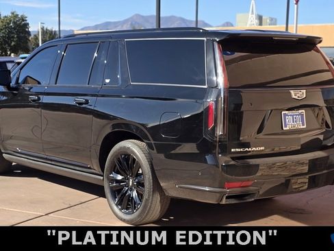 Used 2023 Cadillac Escalade ESV Sport Platinum image 5