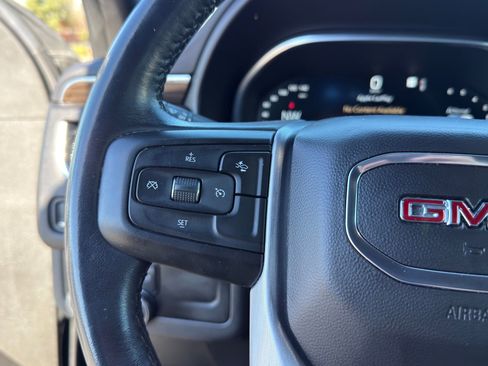 Used 2022 GMC Yukon SLE image 16