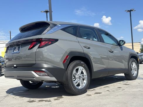 New 2026 Hyundai Tucson SE image 5