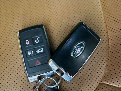 Used 2023 Land Rover Defender 110 V8 AWD/4WD image 21