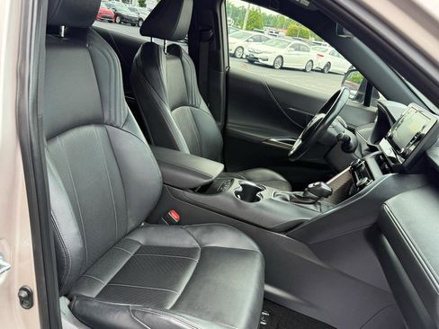 Used 2021 Toyota Venza XLE w/ Softex Package AWD/4WD image 17