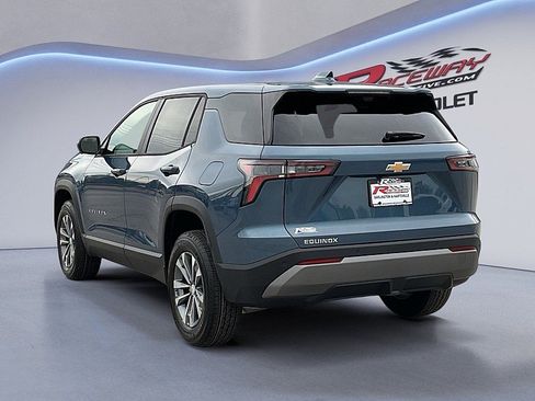 New 2026 Chevrolet Equinox LT FWD image 3