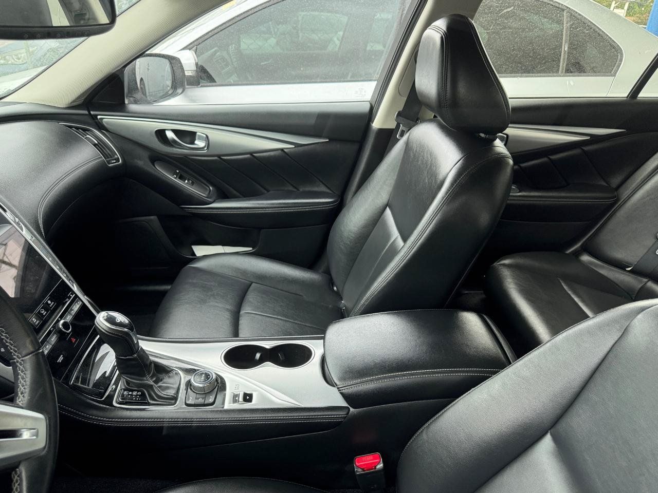 Used 2019 INFINITI Q50 Luxe AWD/4WD image 3