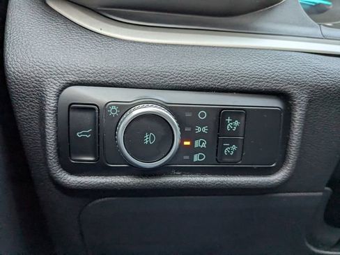 Used 2023 Ford Explorer XLT w/ Equipment Group 202A image 5