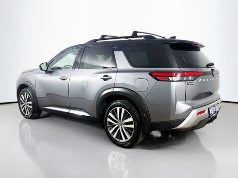 Used 2022 Nissan Pathfinder Platinum w/ Cargo Package AWD/4WD image 5