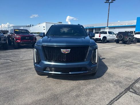 Used 2026 Cadillac Escalade Sport w/ Touring Package AWD/4WD image 5