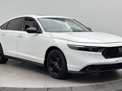 Used 2025 Honda Accord SE image 3