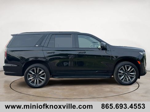 Used 2024 Cadillac Escalade Sport AWD/4WD image 2