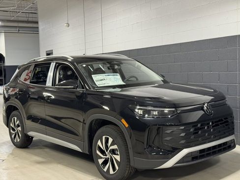 New 2026 Volkswagen Tiguan S image 2