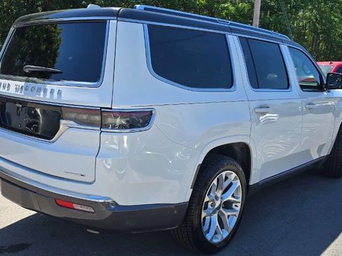 Used 2022 Jeep Grand Wagoneer Series I AWD/4WD image 5