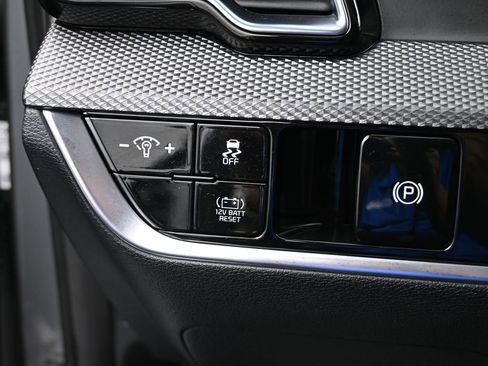 Used 2024 Kia Sportage LX image 33