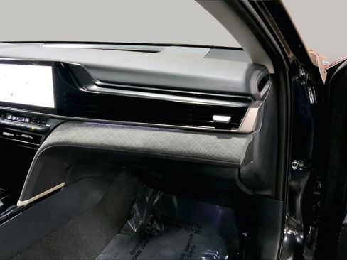 Used 2025 Toyota Camry XLE w/ Premium Package AWD/4WD image 19