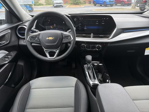 New 2026 Chevrolet Trax LT w/ LT Convenience Package FWD image 22