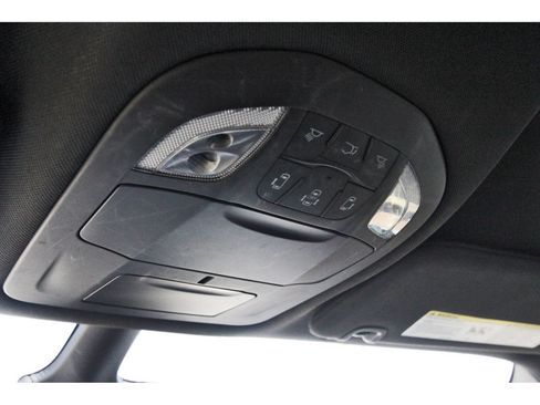 Used 2024 Chrysler Pacifica Limited FWD image 26
