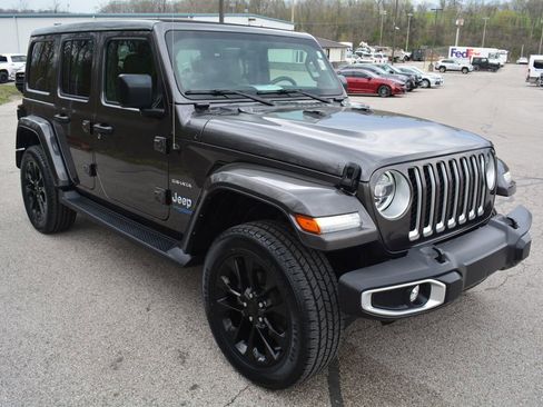Used 2021 Jeep Wrangler Unlimited Sahara w/ Cold Weather Group image 4