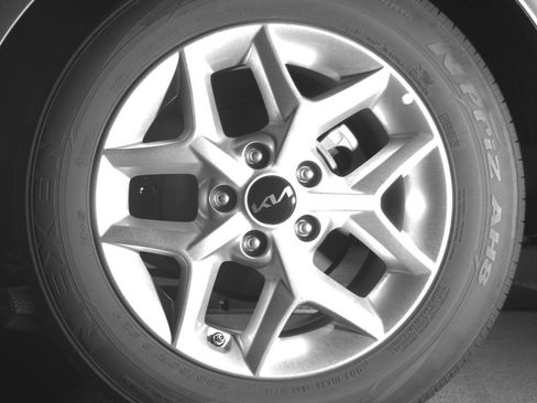 Used 2025 Kia Soul LX w/ LX Technology Package FWD image 14