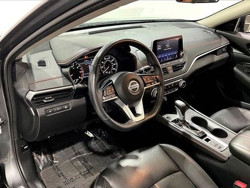 Used 2021 Nissan Altima 2.5 SR w/ SR Premium Package image 17