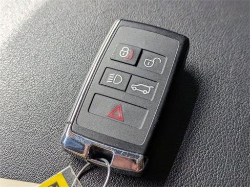 Used 2022 Land Rover Range Rover Sport SE image 35