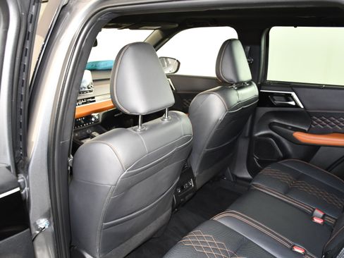 Used 2022 Mitsubishi Outlander SEL AWD/4WD image 47